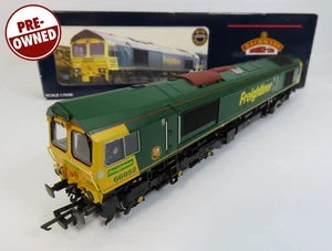 OO Gauge Bachmann 32-975 Class 66 952 Freightliner Loco - Picture 1 of 5