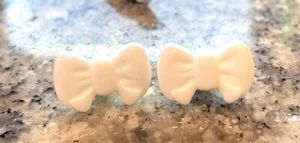 16mm X 10 Pcs White Ribbon / Bow Shank Buttons Retro Vintage Child - Picture 1 of 4