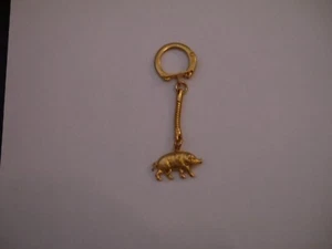 PORTE CLÉ MÉTAL DORE FANTAISIE COCHON - Picture 1 of 1