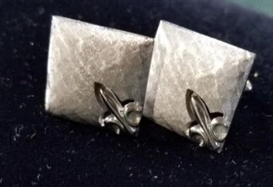 Vintage -Schwank- Manschettenknöpfe Fleur de Lis-gebürstet 3/4" eckig silberfarben Metall - Bild 1 von 3