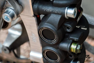 Kit adattatori pinze aggiornamenti lato destro 108 mm Harley Davidson Dyna (2... - Immagine 1 di 4