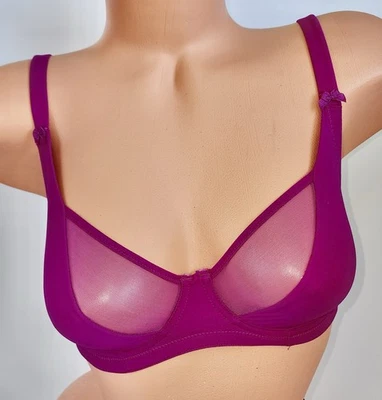 Sujetador Addiction liso con aros sin relleno talla 30D $80 nuevo sin etiquetas Foto 1 de 4