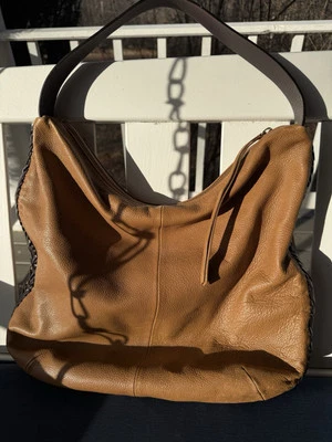 Bolso Hobo Christopher Kon Cuero Tostado Oscuro y Marrón  Foto 1 de 4