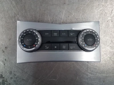Painel de controle climático 2008 Mercedes Benz AMG C 63 #9566 K2 - Imagem 1 de 4
