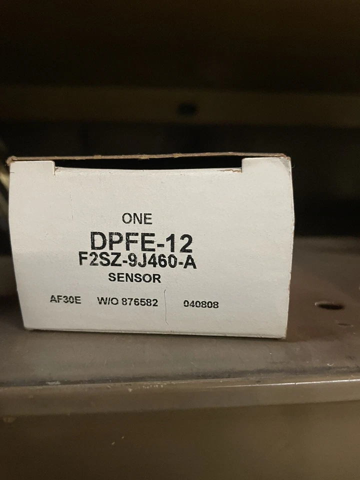 1993-1994 Lincoln Continental EGR Pressure Sensor (F2SZ9J460A) NOS GENUINE FORD - Image 1 of 1