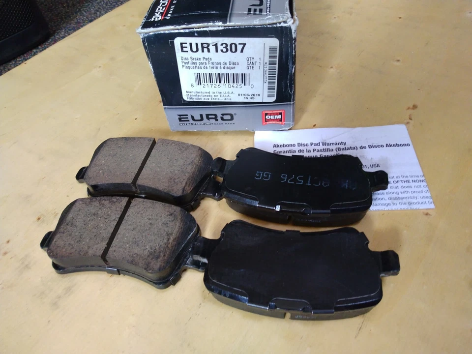 Pastillas de freno traseras AKEBONO 1307 EUR VOLVO '07-'17 / LAND ROVER '07-'18 Foto 1 de 1