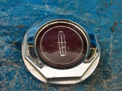 Tampa central de roda de arame ONE 1982-1992 Lincoln Continental / Lincoln Mark VII #1295 - Imagem 1 de 4