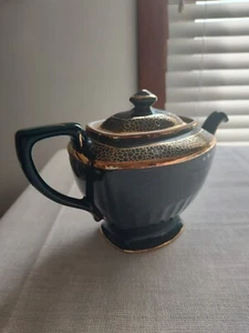 Hall Vintage Green and Gold Trim 6 Cup Teapot  - Picture 1 of 5