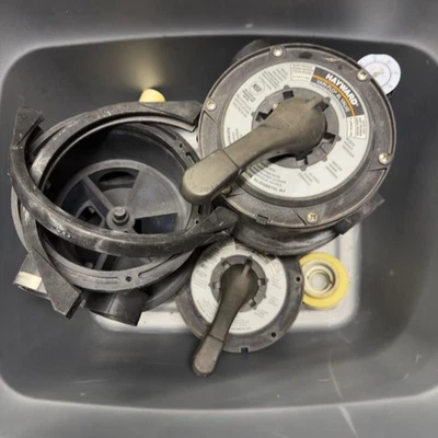 Lote de peças de filtro de válvula Hayward Vari-Flo XL várias portas não testadas como está - Imagem 1 de 4