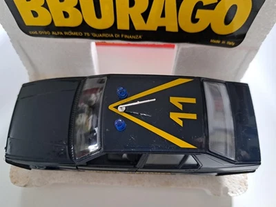 COCHE BBURAGO ALFA ROMEO 75 GUARDIA DI FINANCIA - ESCALA 1:24 - NUEVO EN CAJA DAÑADA Foto 1 de 4