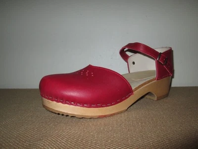 Zuecos suecos Mary-Jane perforados de cuero rojo SVEN ORIGINALES ~ 46 Foto 1 de 4