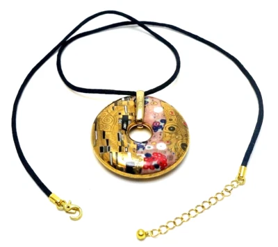 runder GOEBEL Keramik Anhänger mit Stoffband / Kette Gustav Klimt  " Der Kuss " - Bild 1 von 4