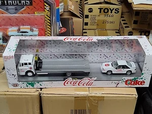 M2 Machines Coca Cola Serie 1990 Ford C-8000 & 1990 Ford Mustang GT - Bild 1 von 10
