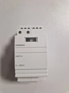 5SD74381 CONNETTORE 230V 4P TRIFASE - Foto 1 di 1