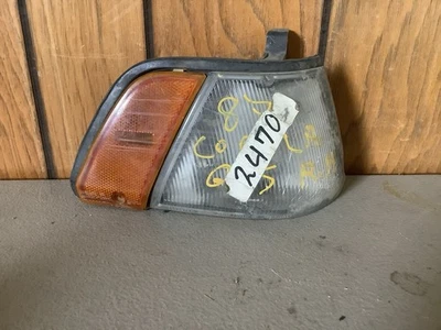 Luz de sinalização de canto 1988 Toyota Corolla FX-16 lateral do passageiro 12-220 ((R1-154)) - Imagem 1 de 4