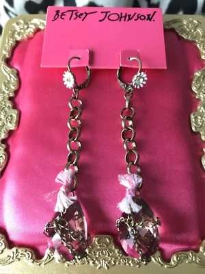 Pendientes Betsey Johnson Girlie Grunge Enjaulados Cristal Púrpura Gota Margarita Blanca $38 Foto 1 de 3