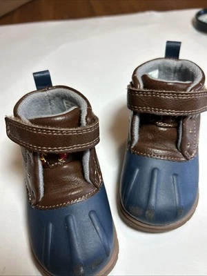 Botines de pato con cordones azul marrón Carter talla pequeña sin cordones adorables Foto 1 de 4