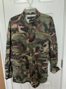 Veronica Beard Damen Jeansjacke Baumwolle Camouflage Reißverschluss Grün Größe S Neu mit Etikett - Bild 1 von 7