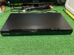 Samsung BD-EM57C/ZA Blu-Ray Disc Player - No Remote Tested, Works W/ HDMI Cable - Picture 1 of 17