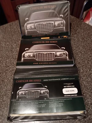 Chrysler 300 Series 2005 juego manual del propietario Foto 1 de 4