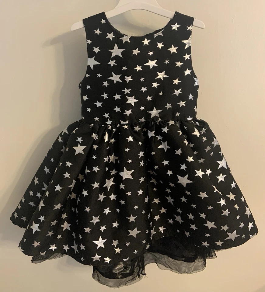 (全新无标签)H&M 女孩尺寸 1.5-2 岁黑色特殊场合银色星星连衣裙 — 第 1/4 张图片