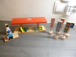 Zur Holzeisenbahn Bahnhof von Eichhorn + Verkehrszeichen Holz - Bild 1 von 5