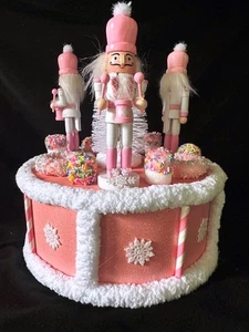 FAKE NUSSKNACKER KUCHEN NUSSKNACKER KUCHEN FAKE FOOD FOOD PROP - Bild 1 von 5