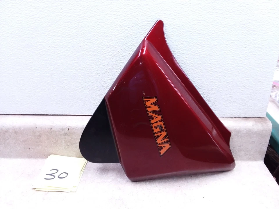 Cubierta lateral derecha vintage #30 ANX-B238 HONDA MAGNA 700 VF700 1985 1986 Foto 1 de 4