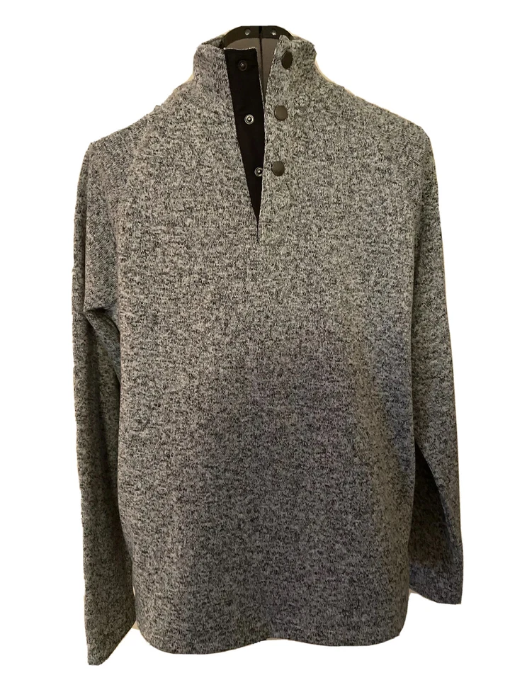 Sonoma super soft fleece. .. size M. Across Chest 22”. L28” Men