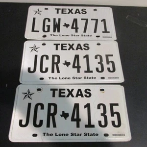 3 Plates Expired Texas Automobile License Plates. 1 Matching Pair, 1 Single. - Picture 1 of 3