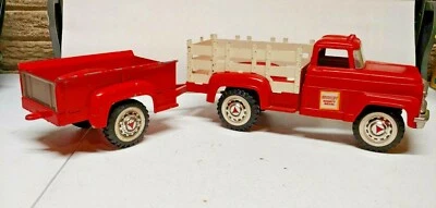 1960's HUBLEY MIGHTY METAL STAKE FARM TRUCK And TRAILER 800 GMC  - Image 1 of 4