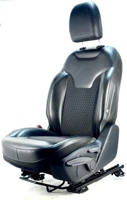 2017-2025 Jeep Compass Driver LH Seat, Bucket Manual Cloth Leather OEM - Изображение 1 из 3