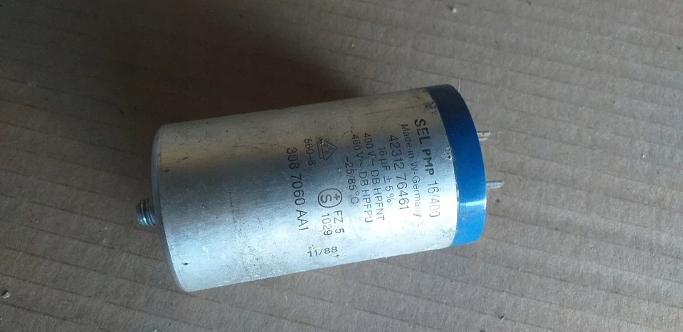 Condensador Bosch 3087060AA1 V468 usado 1 pieza Foto 1 de 1