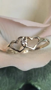 Anello Vintage Due Cuori Uniti Oro Massiccio 10K Diamanti Naturali Promessa Misura 5,5 Sm - Foto 1 di 4