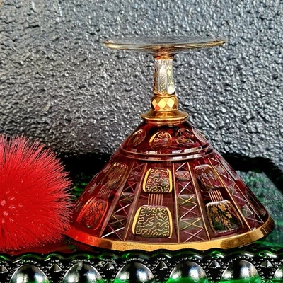 Старинный позолоченный кубок кабошон Moser Bohemian из клюквенного стекла 4,5 дюйма •чип •   - Изображение 1 из 4