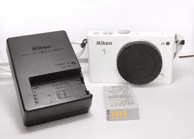 Nikon 1 J4 nur Gehäuse Kamera 18Mp Wi-Fi Touch FullHD mit 3000 Auslösungen - Bild 1 von 4