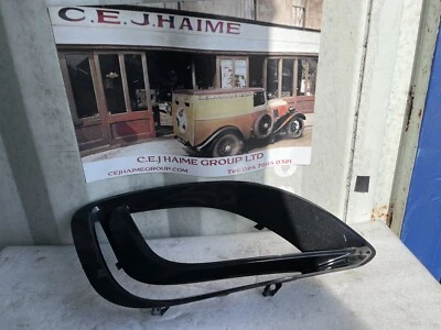 Marco de rejilla en parachoques JAGUAR F-TYPE MX5317F908B Foto 1 de 4