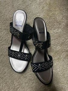 Sandalia talla 8 negra muy linda - Imagen 1 de 3