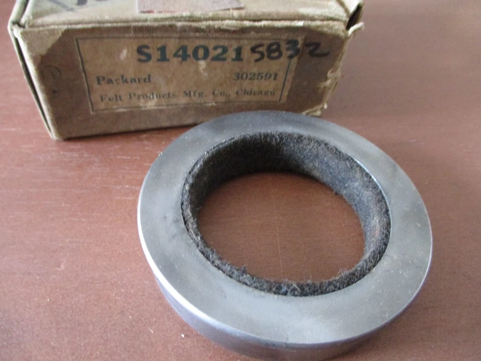 1935 36 37 38 39 40 41 + PACKARD + Transmission Felt Rear Seal + NOS Foto 1 de 1