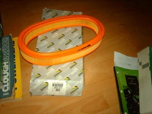 Air filter for Ford Escort Fiesta Orion Courier inc vans 1.3, 1.3i 1988 on - Picture 1 of 1