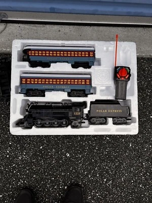 The Polar Express Lionel G-Gauge Remote Train Set 16 Tracks Remote Christmas EUC - Image 1 of 4