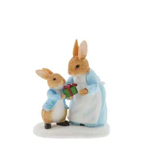 BNIB New Mrs Rabbit Passing Peter a Present Christmas Figurine - H6cm - Picture 1 of 5