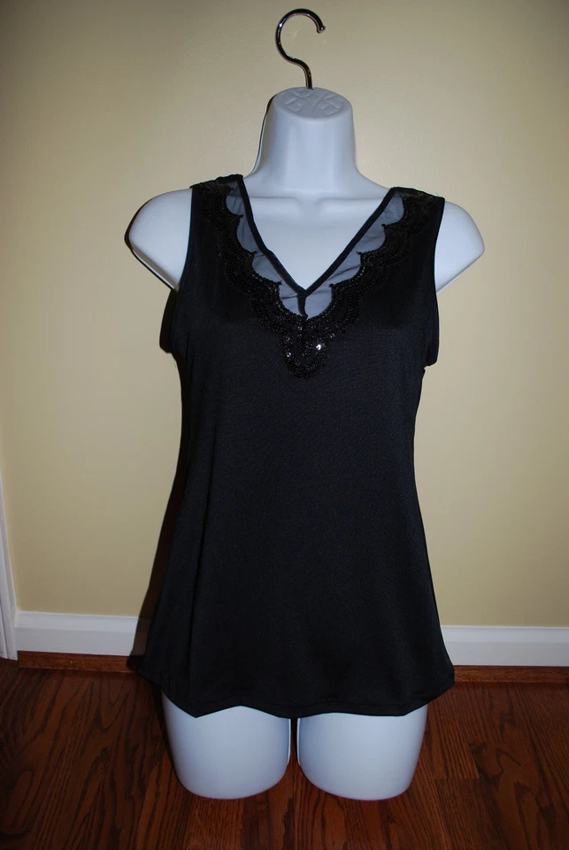 NUEVO CON ETIQUETAS CABERNET NEGRO LENTEJUELAS CUELLO EN V TEJIDO CAMISOLA CAMISERA DORMIR TOP MEDIANO Foto 1 de 4