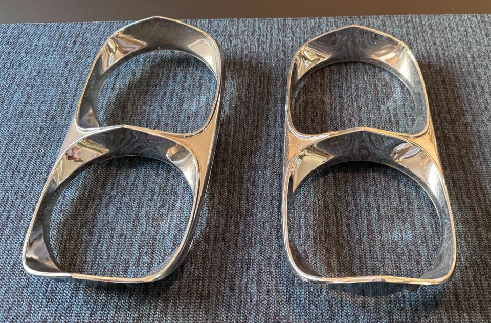 Pontiac Bonneville 1966, biseles de faros Catalina #9782758 - par original OEM Foto 1 de 4