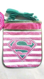 Borsa passaporto a tracolla SuperGirl nuova con etichetta Super Girl Superman rosa con glitter - Foto 1 di 2