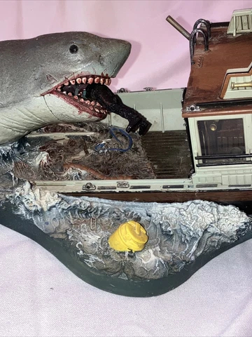 Jaws Deluxe Movie Maniacs Series 4 McFarlane Orca Toys Cover