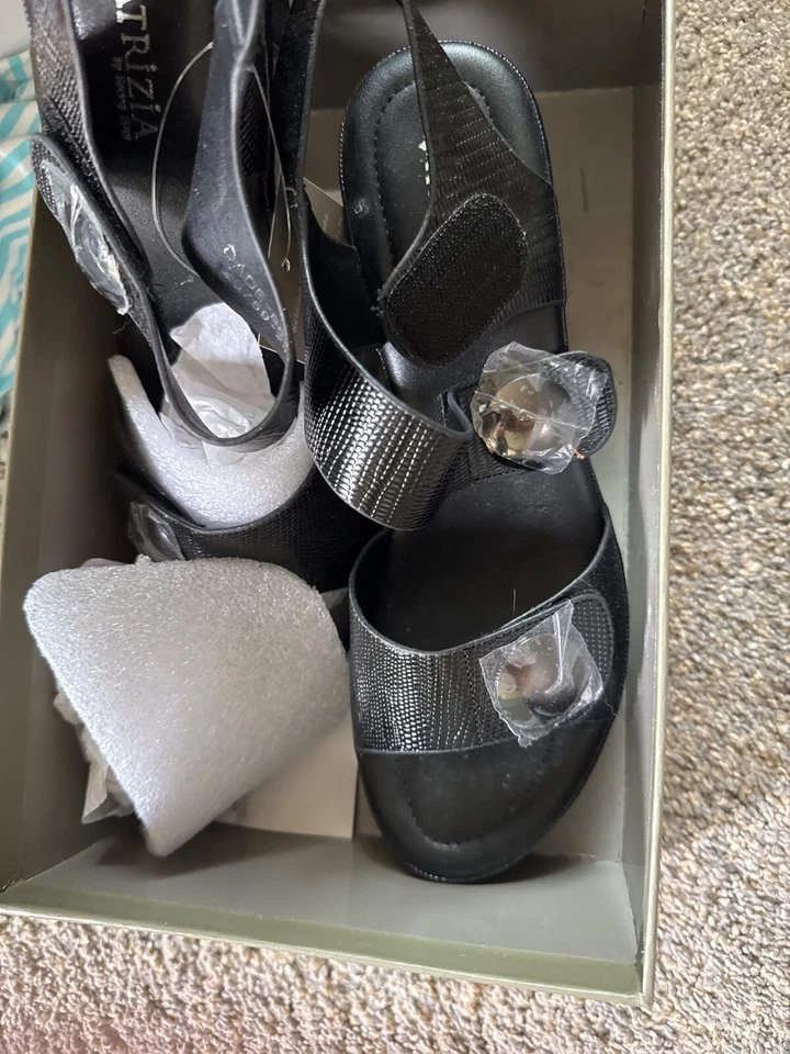 Patrizia Womens Patent Leather Sandals Comfort Shoes Size 9.5 u - Image 1 of 3