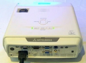 Mitsubishi SD430U DLP Projector Portable 2500 ANSI HD 1080i DLP Good Condition - Picture 1 of 9