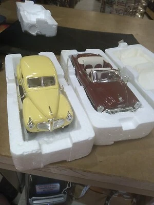 SIGNATURE MODELS 1941 PLYMOUTH & 1953 BUICK SKYLARK CONVERTIBLE - Image 1 of 4