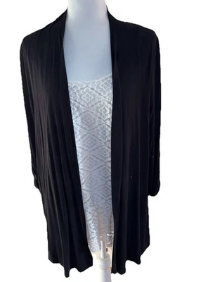 Blusa de encaje blanca 2 en 1 AB Studio cuello redondo cárdigan negro mangas 3/4 pequeña Foto 1 de 4